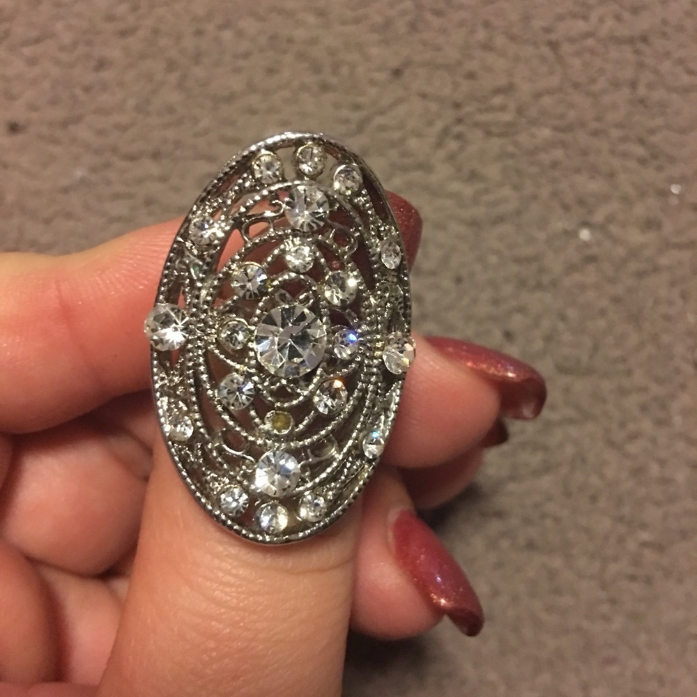 Diamond oval ring - Picture 4 of 4