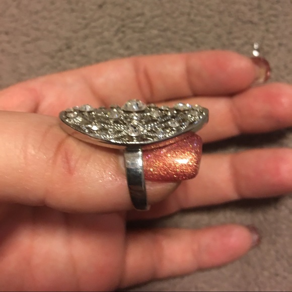 Diamond oval ring - Picture 2 of 4