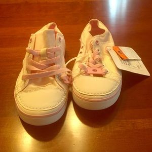 Brand New Croc Hover sneaker  girls size 3