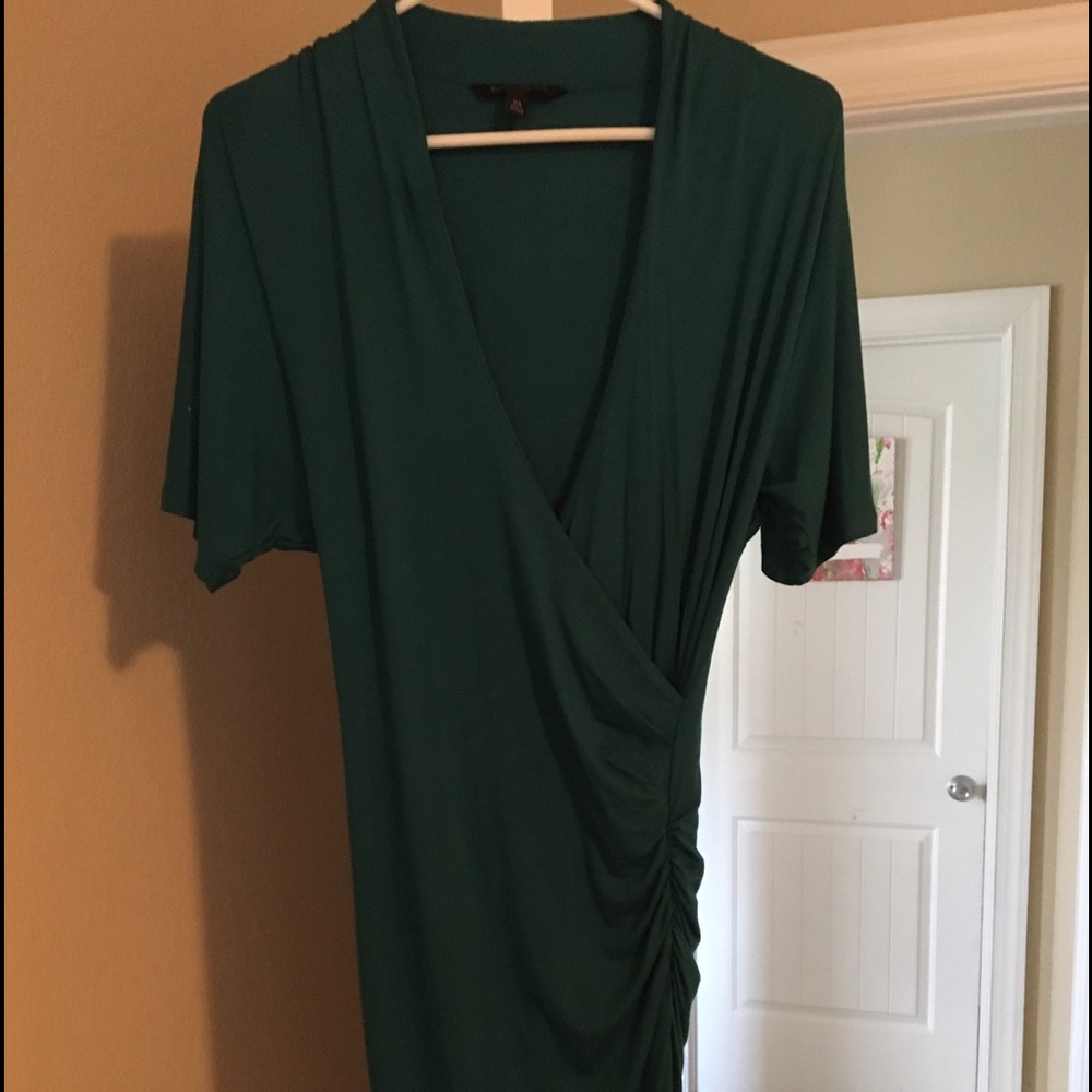 Body con hunter green Banana Republic dress.