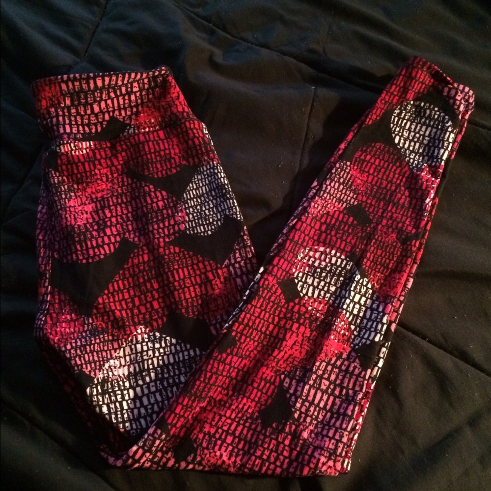 ✨SOLD✨ LuLaRoe Valentine's leggings 💗
