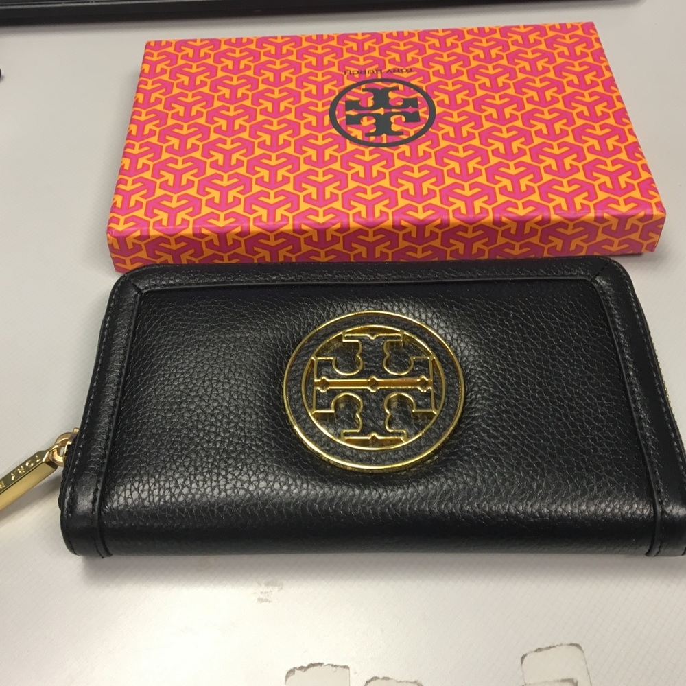 Tory Burch Black Leather Continental Wallet