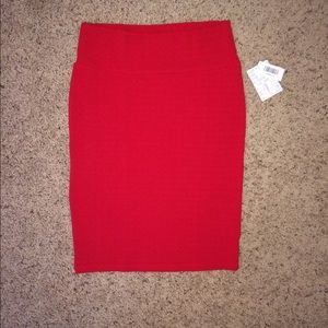 BNWT LulaRoe Cassie skirt. Size Large. Red.
