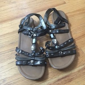 SPRING STYLE Gorgeous bejeweled sandals