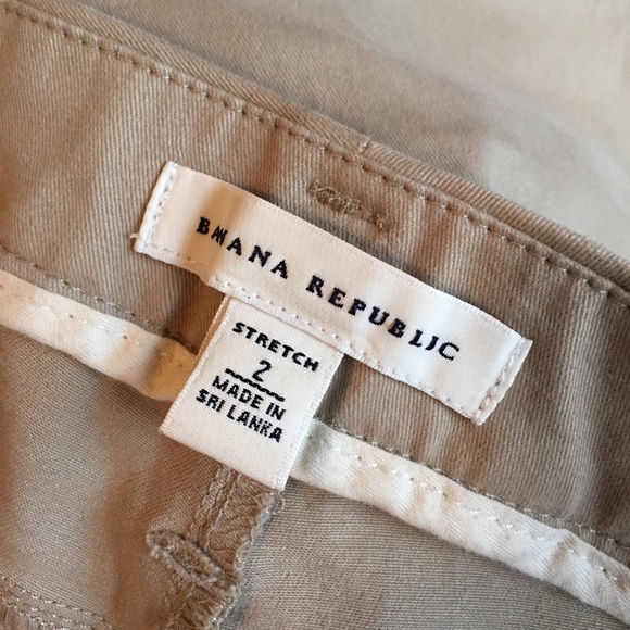 NWOT Banana Republic Khakis - Picture 3 of 3