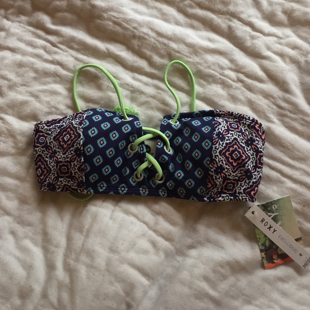 NWT Roxy Swimsuit Top