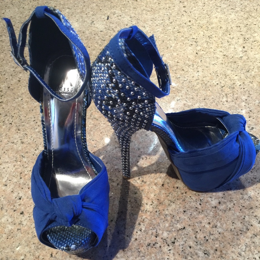 Blue suede & leather sandals