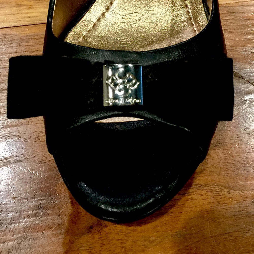 BCBG beautiful black shoes 👠 size 7 1/2 - Picture 2 of 4