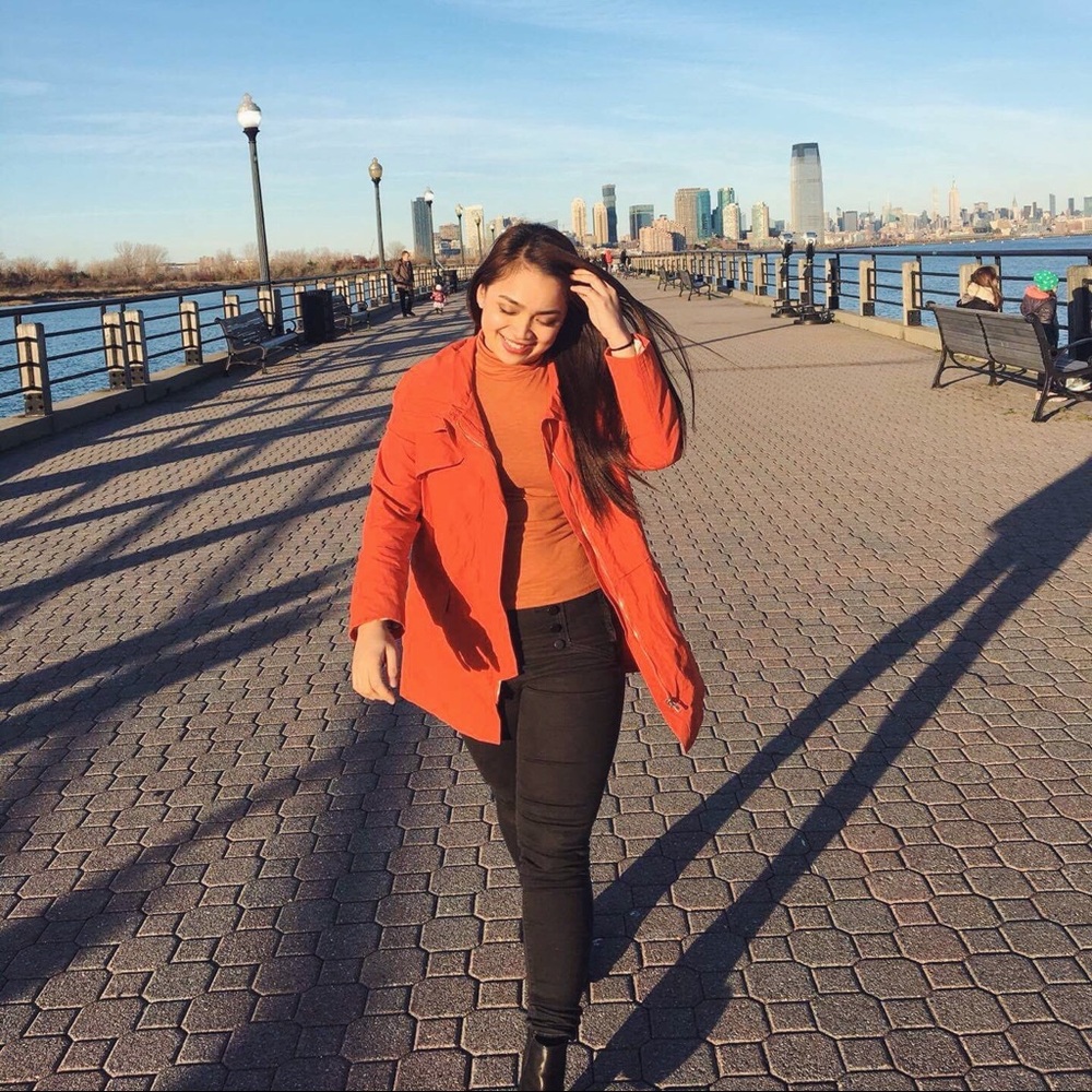 Meet your Posher, Desiree