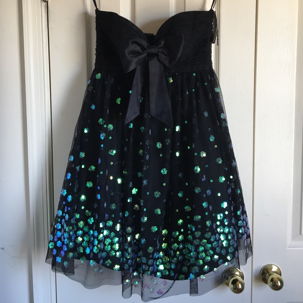 Black strapless dress