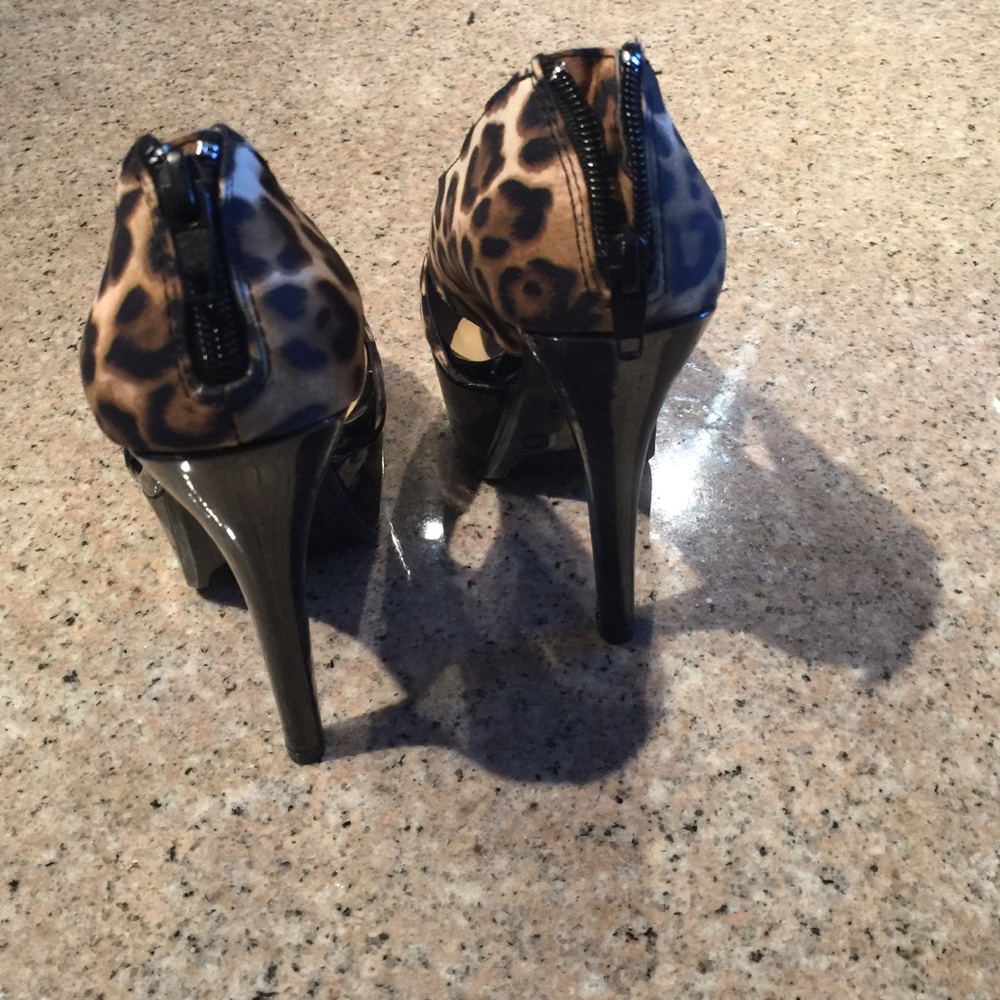 Heels - Picture 3 of 4
