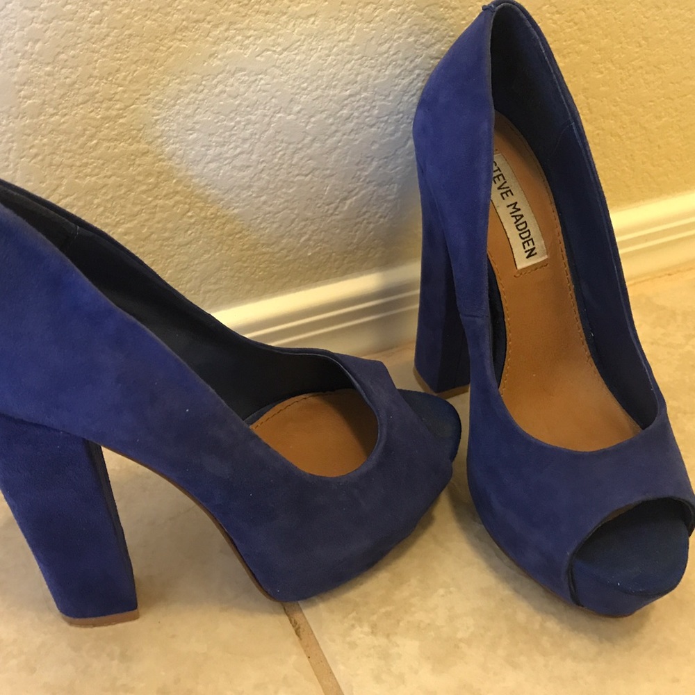 Steve Madden Super High Suede Pumps