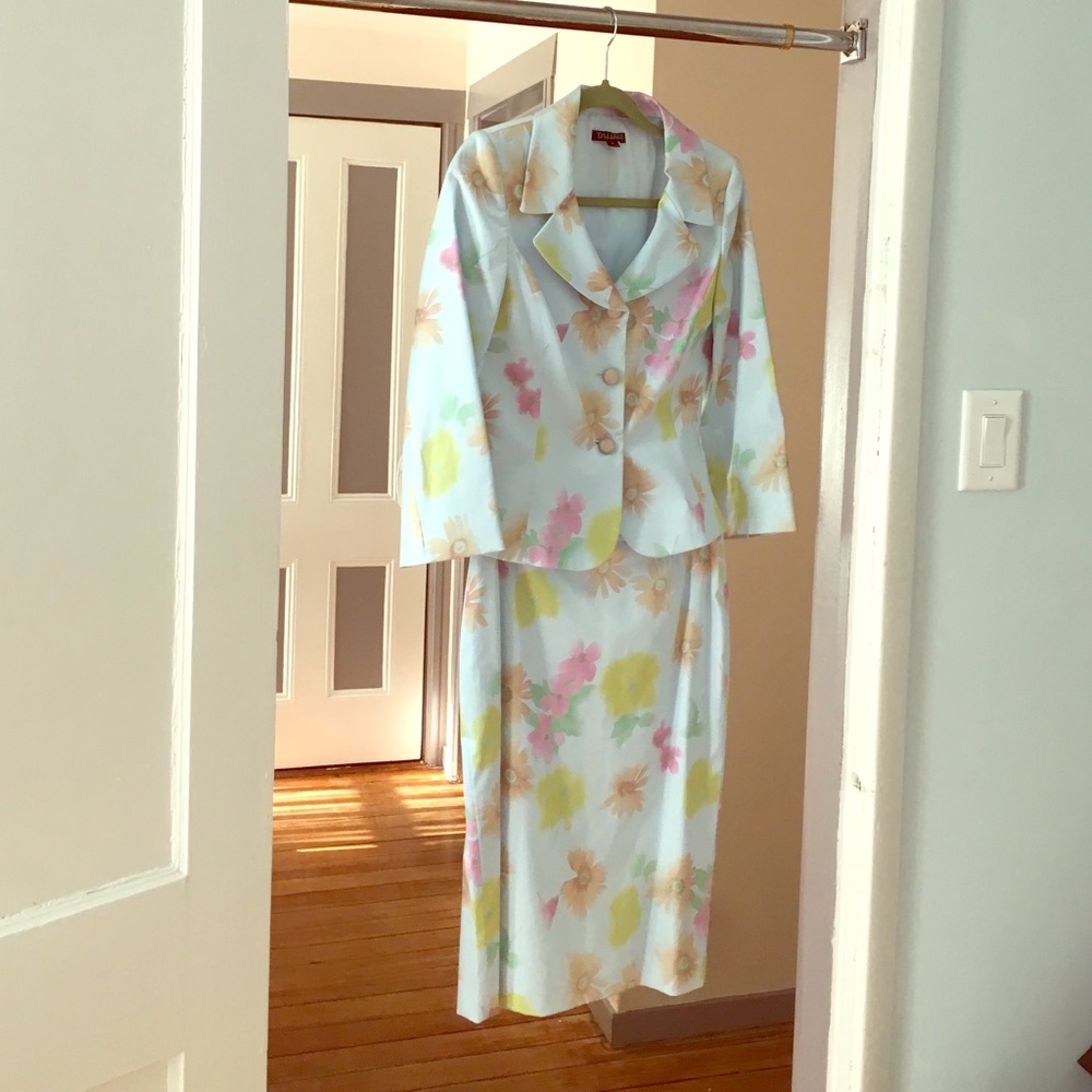 Tahari 2-piece suit