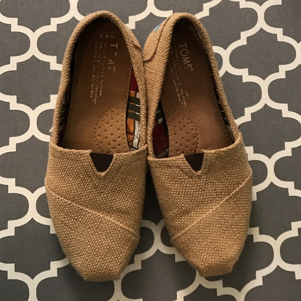 Burlap Toms size 6.5