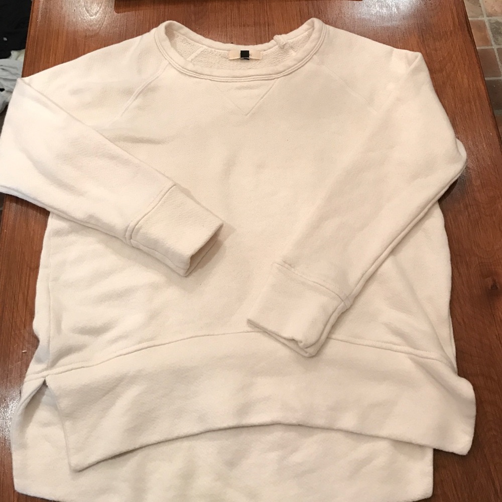 Long sleeve high/low cream sweatshirt