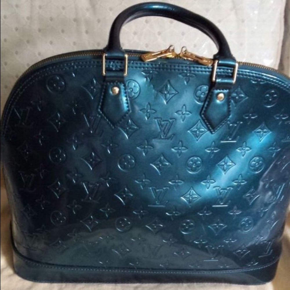 Louis Vuitton Alma Vernis GM. SOLD ON ANOTHER SITE