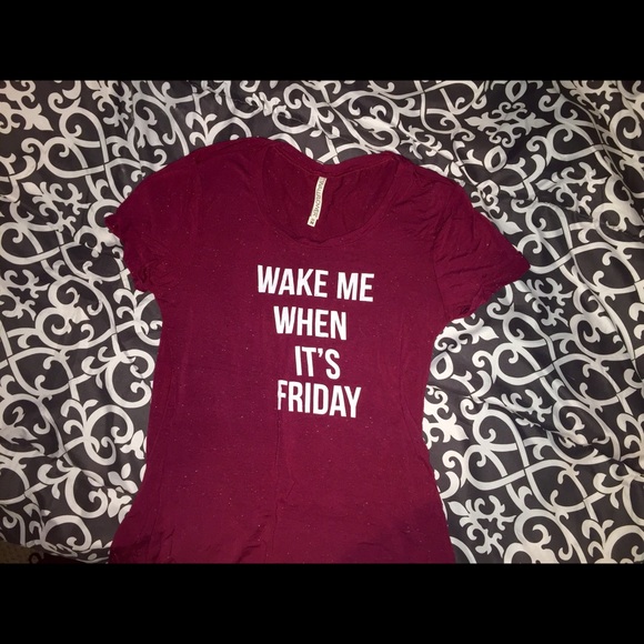 Cute Wallflower, red tee:) ❤️ - Picture 1 of 2