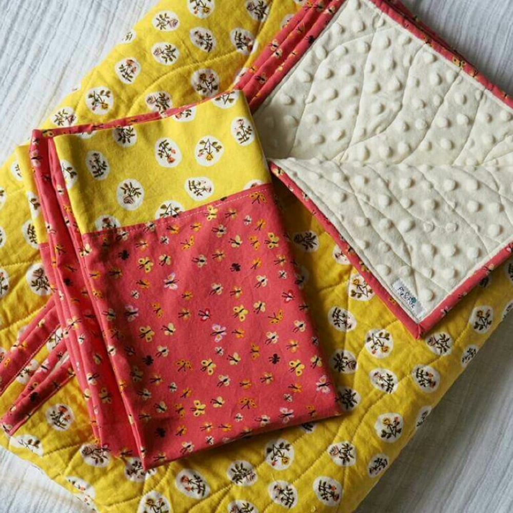 Toddler or crib quilt w case