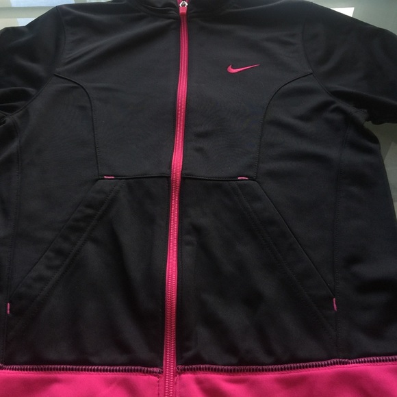 Super cute NIKE jacket - Picture 2 of 4
