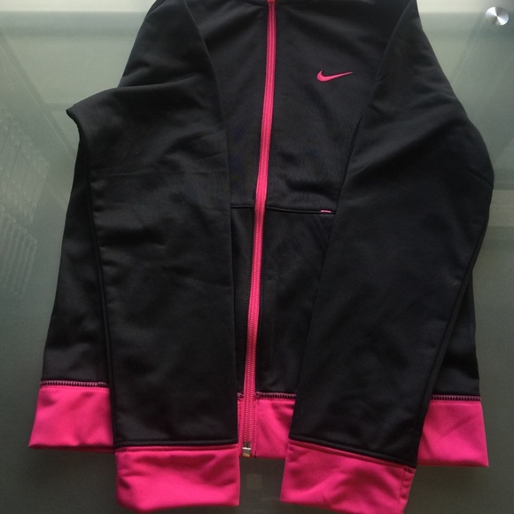 Super cute NIKE jacket - Picture 3 of 4