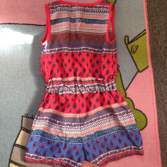 Little girl's sz 7 ethic print short romper EUC - Picture 3 of 3