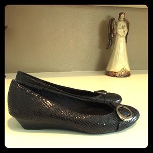 Black Dr Scholls animal print flats, like new