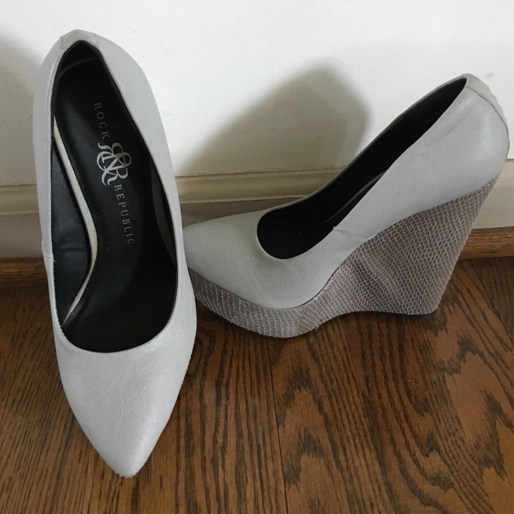 Rock & Republic wedges size 7.5