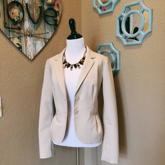 One Button Peplum Blazer - Picture 3 of 4