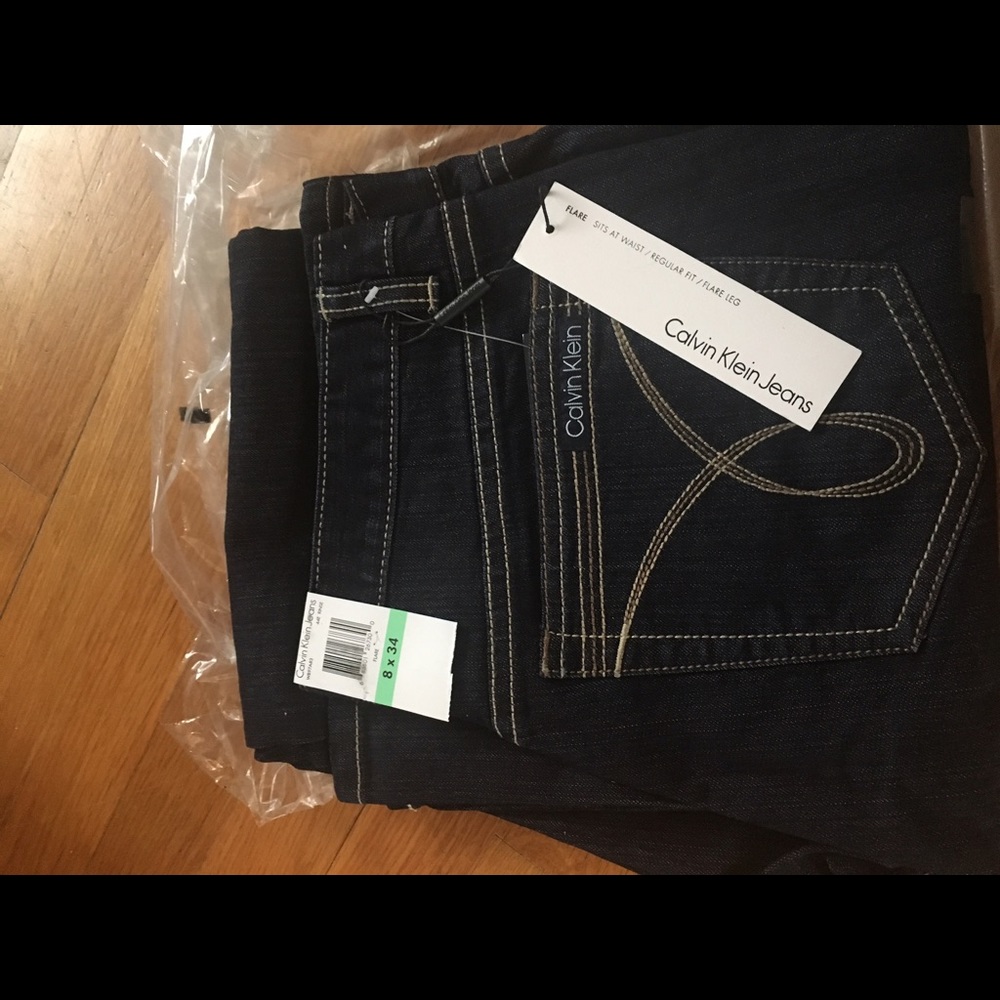 Calvin Klein Jeans 8x34. Flare. NWT
