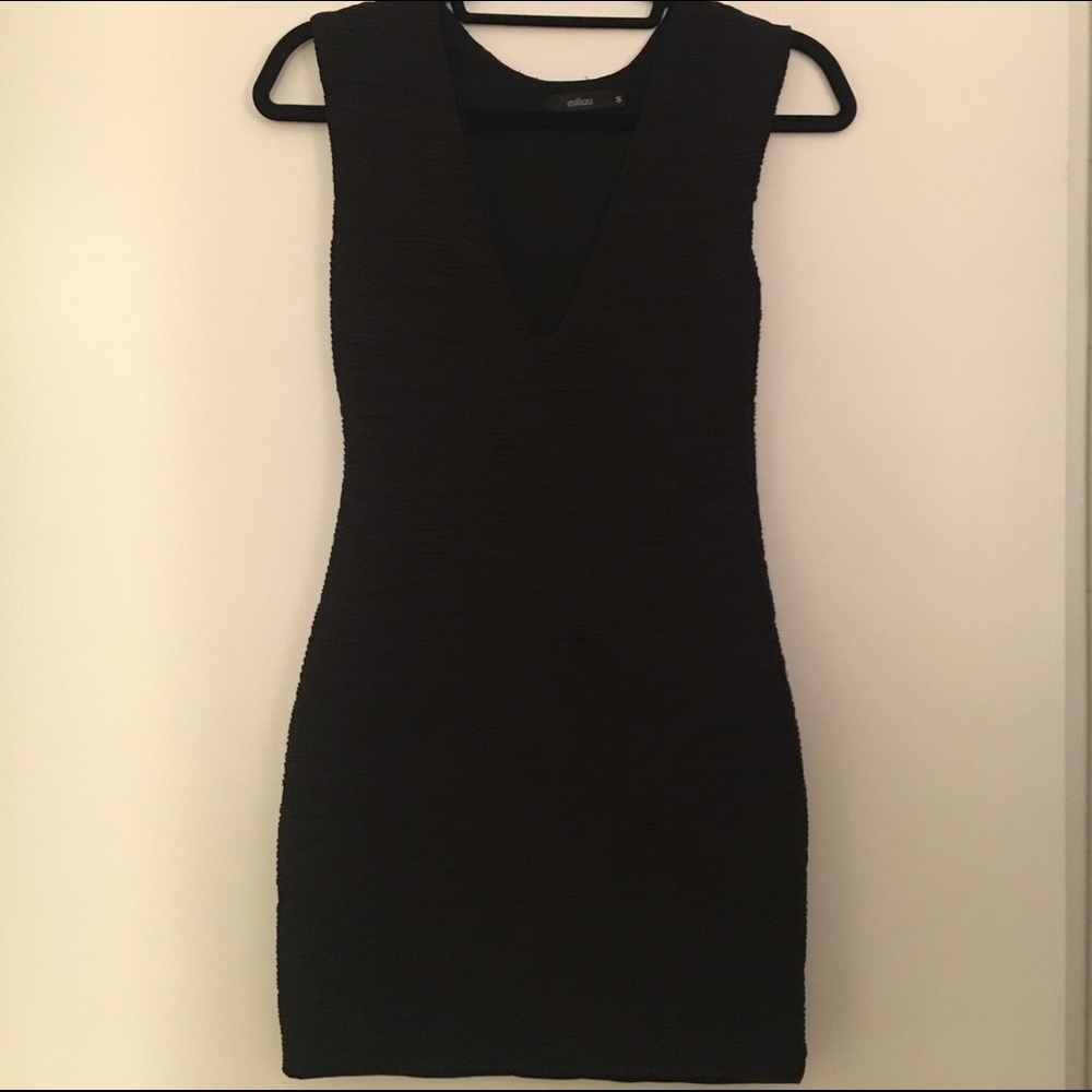 Millau by LF black ribbed vneck mini dress