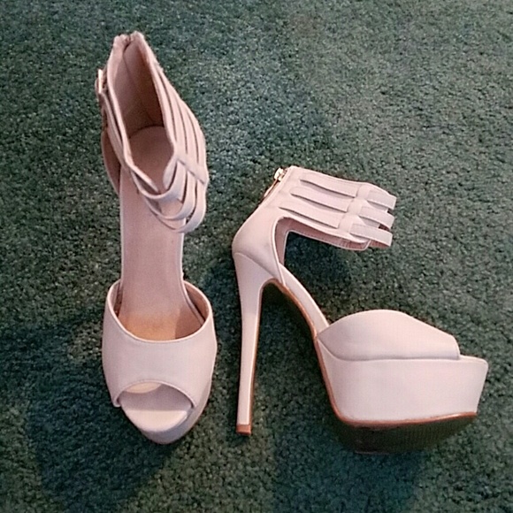 High Heels - Picture 2 of 4