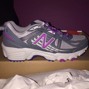 NEW BALANCE TENNIS SHOES!!