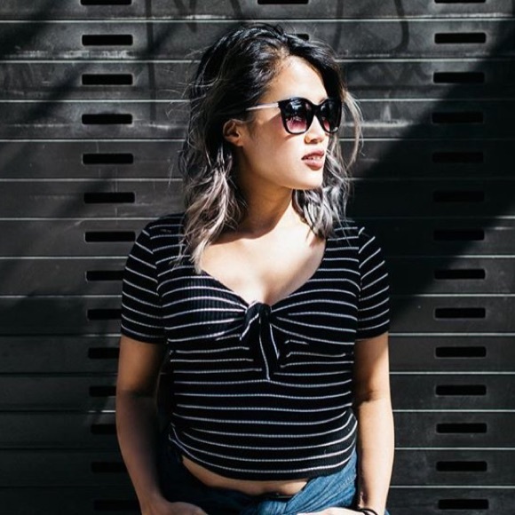 UO stripped T-Shirt with knotted keyhole - Picture 1 of 4