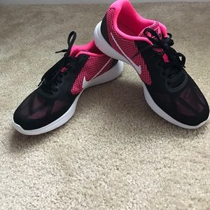 Nike women's athletic shoes size 9