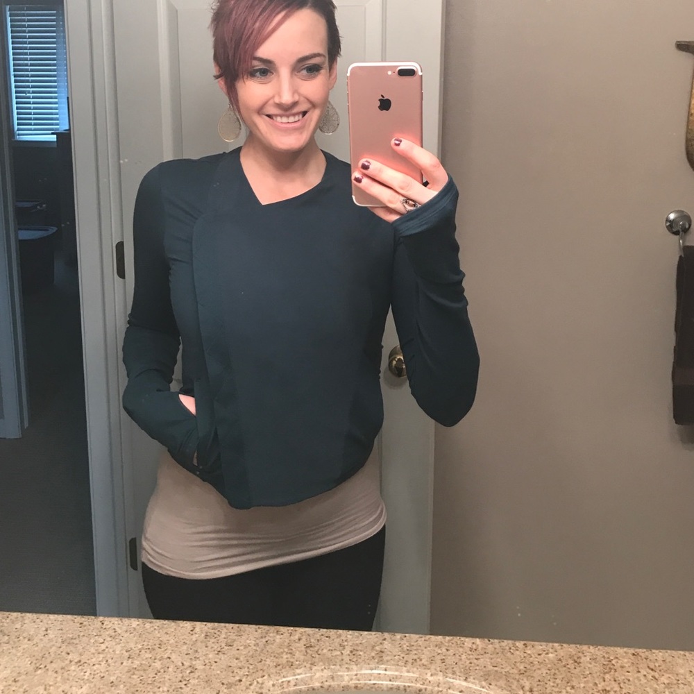 ❤️SOLD❤️Under Armor Zip Top