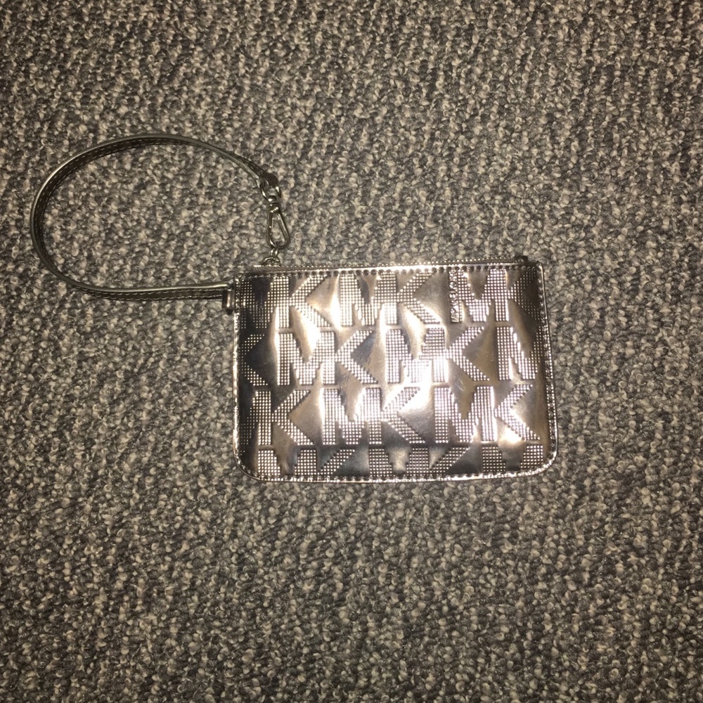 Wristlet