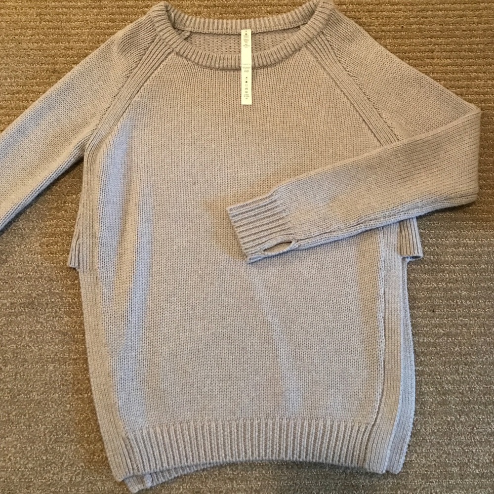 Yin to you Lululemon sweater size 8
