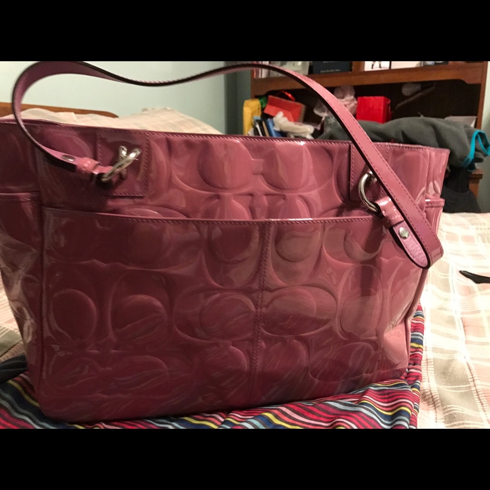 Coach - Picture 2 of 4