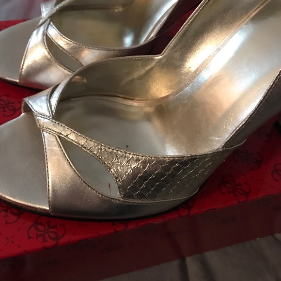 Guess Gold heels with Snakeskin detailing - Picture 3 of 4