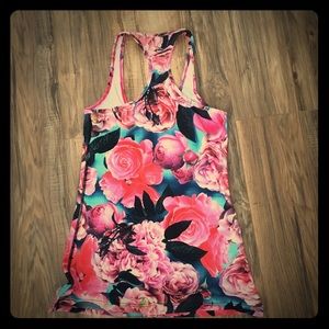 🎉🎉-RARE Lulu top