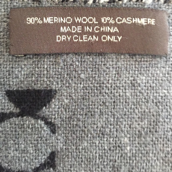Coach Scarf Wool & Cashmere- looking to trade! - Picture 4 of 4