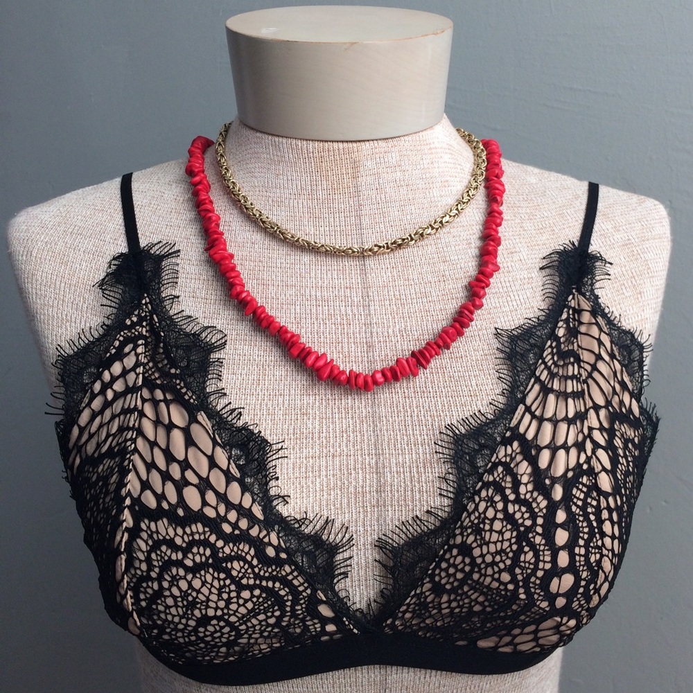 πSOLDππ₯BNWT Sexy Lace Bra Bralette Blk Nude - Picture 1 of 4