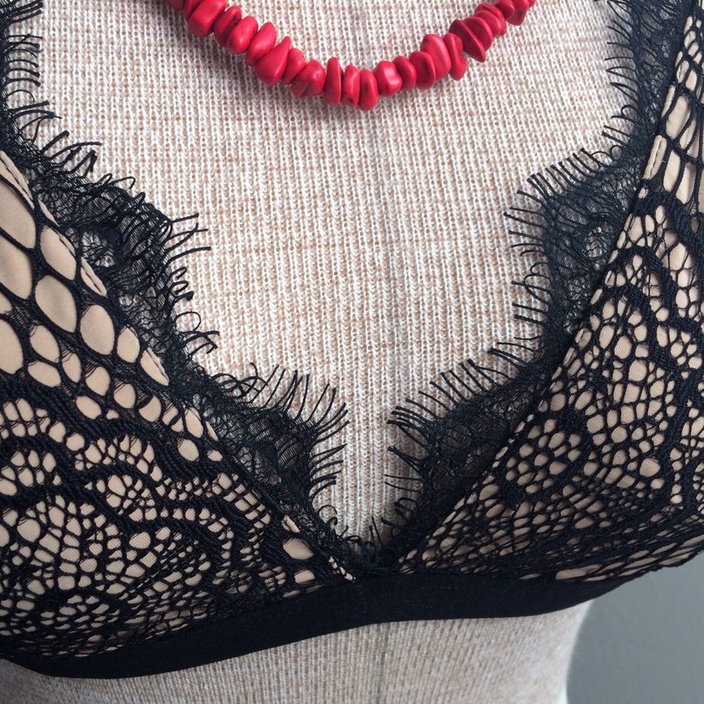 πSOLDππ₯BNWT Sexy Lace Bra Bralette Blk Nude - Picture 3 of 4