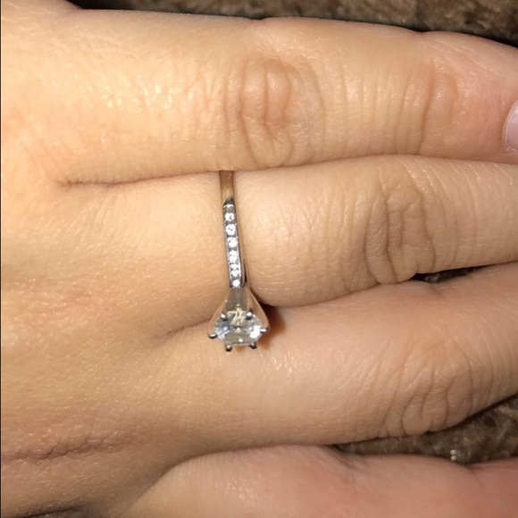 .25 carat diamond on 6 prong Tiffany setting 14k - Picture 2 of 4