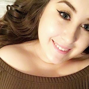 Meet your Posher, Esmeralda