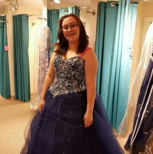 Meet your Posher, Alisha