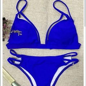Blue 2-piece bikini