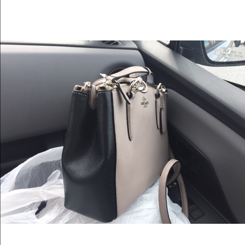 ❌Sold ❌Coach handbag - Picture 2 of 3