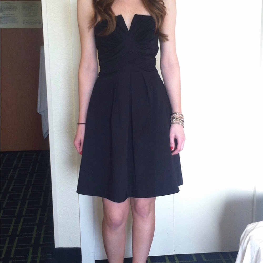 White House Black Market LBD