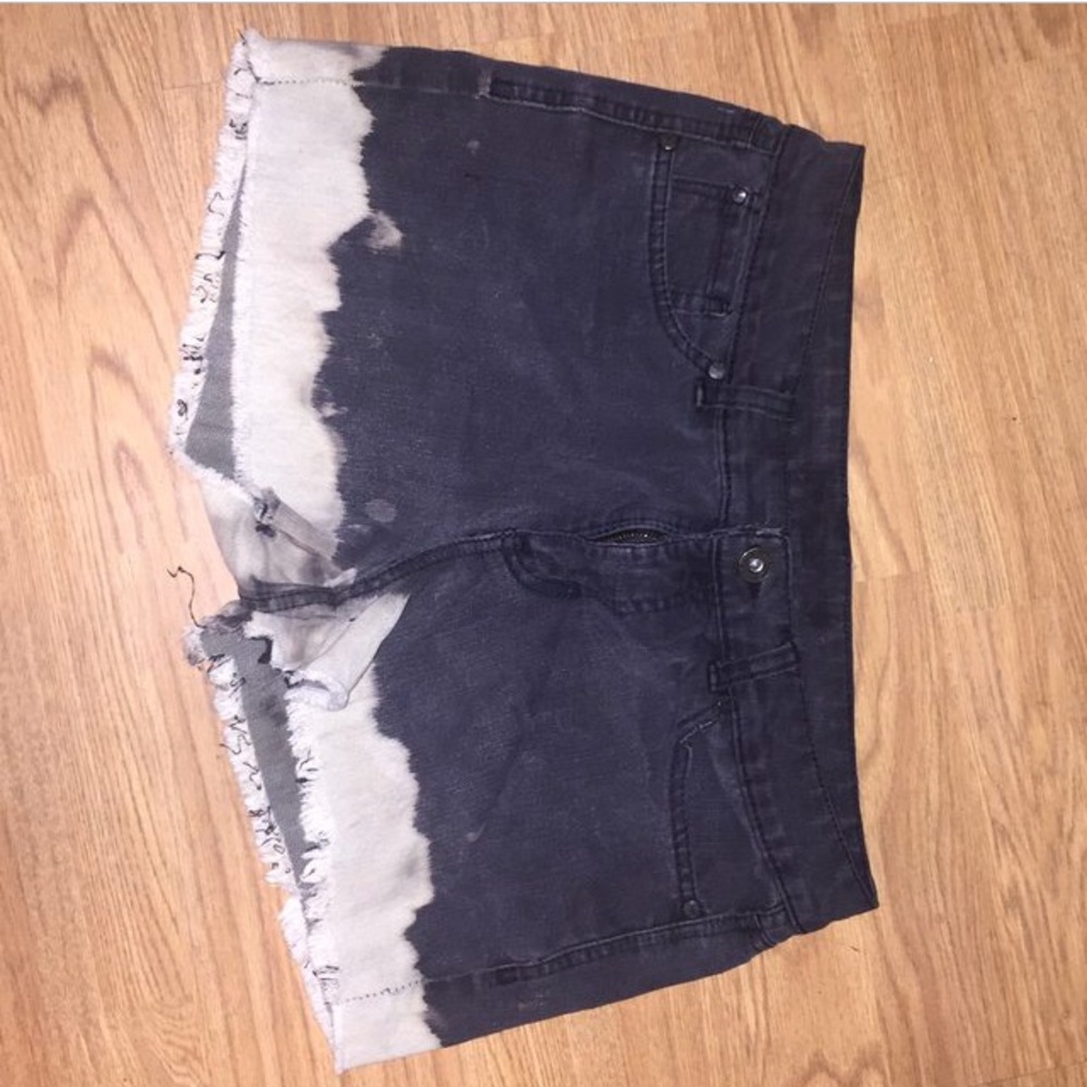 Distressed shorts size 8